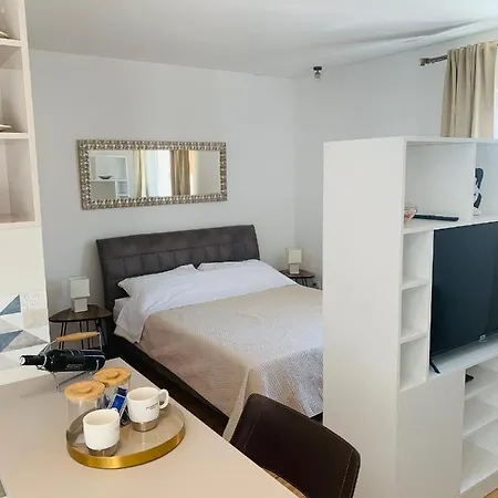 Madonna Ii 招待所