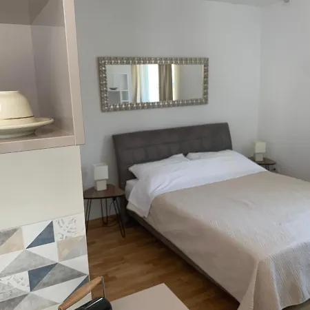 招待所 Madonna Ii 3*