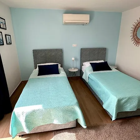 招待所 Madonna Ii 3*